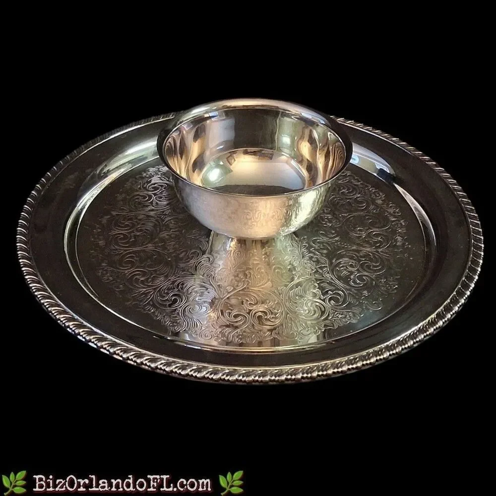 VINTAGE: Wm. Rogers Silverplate Chip & Dip Platter / Center Bowl / Etched Floral